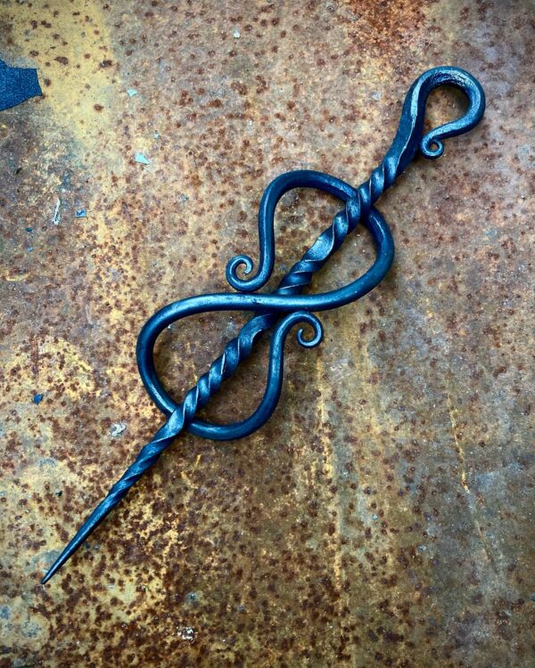 Forging a Stylish Hairpin (S1)